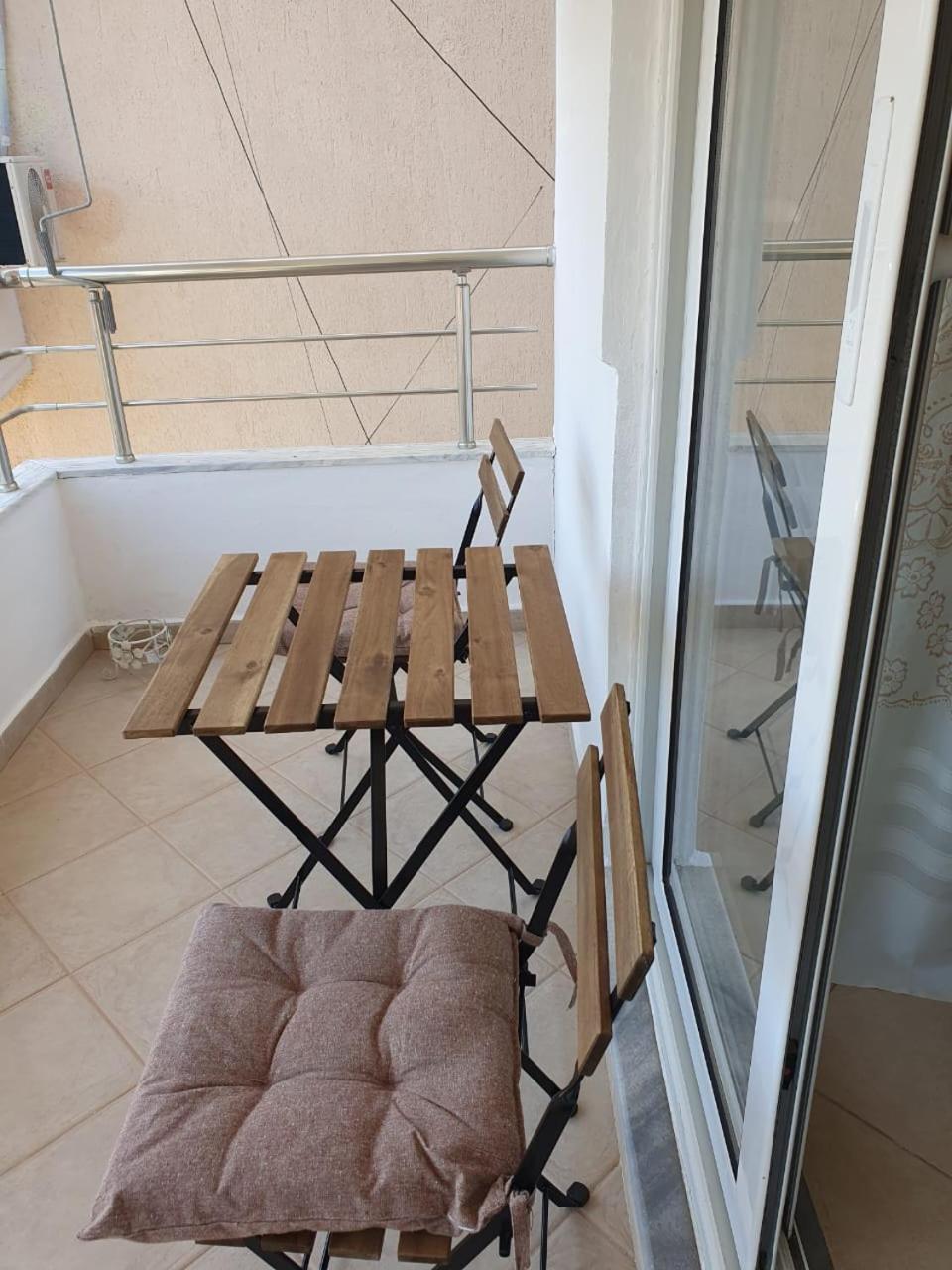 Mona'S Apartments Sarandë Rum bild